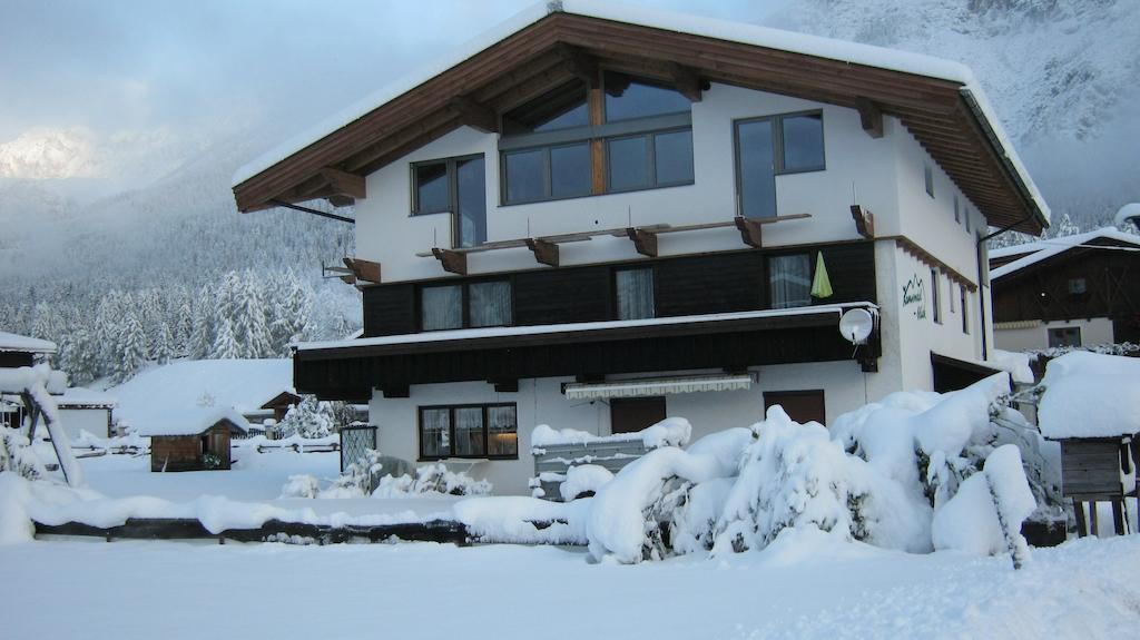 ロイタシュ Haus Karwendelblick Bed & Breakfast エクステリア 写真
